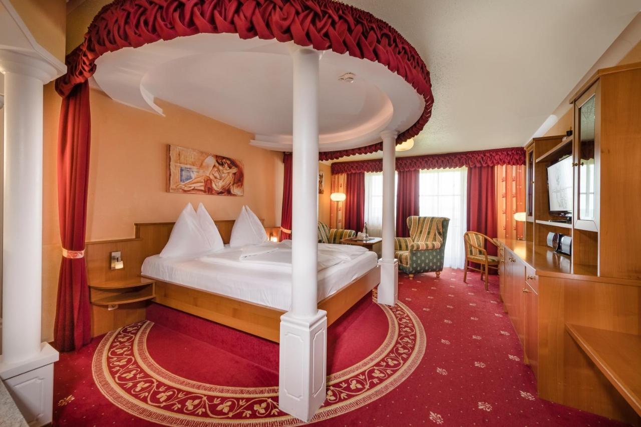 Hotel Winzer Wellness & Kuscheln ザンクト・ゲオルゲン・イム・アッターガウ エクステリア 写真