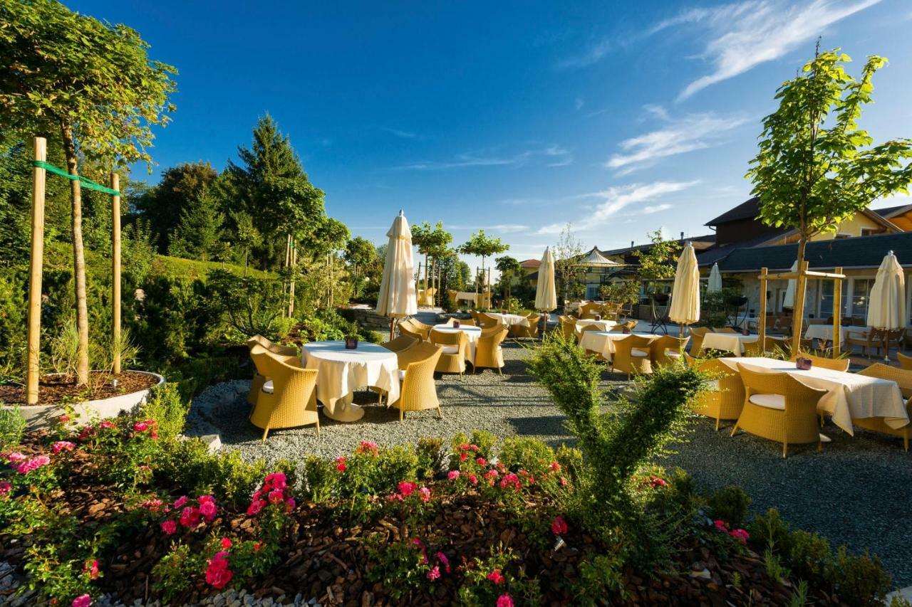 Hotel Winzer Wellness & Kuscheln ザンクト・ゲオルゲン・イム・アッターガウ エクステリア 写真