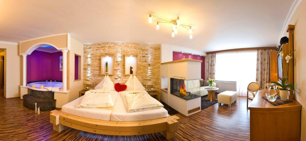 Hotel Winzer Wellness & Kuscheln ザンクト・ゲオルゲン・イム・アッターガウ エクステリア 写真