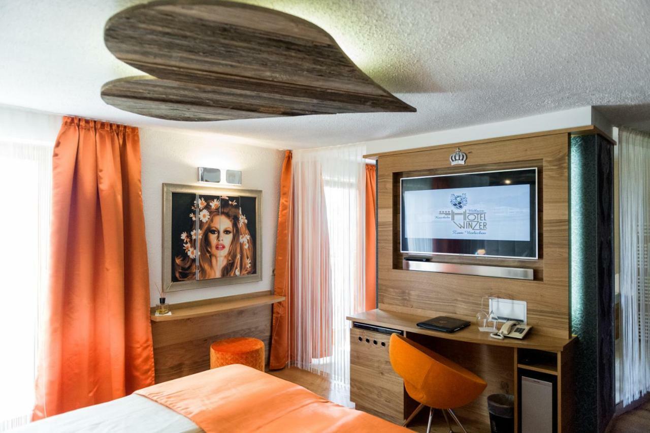 Hotel Winzer Wellness & Kuscheln ザンクト・ゲオルゲン・イム・アッターガウ エクステリア 写真
