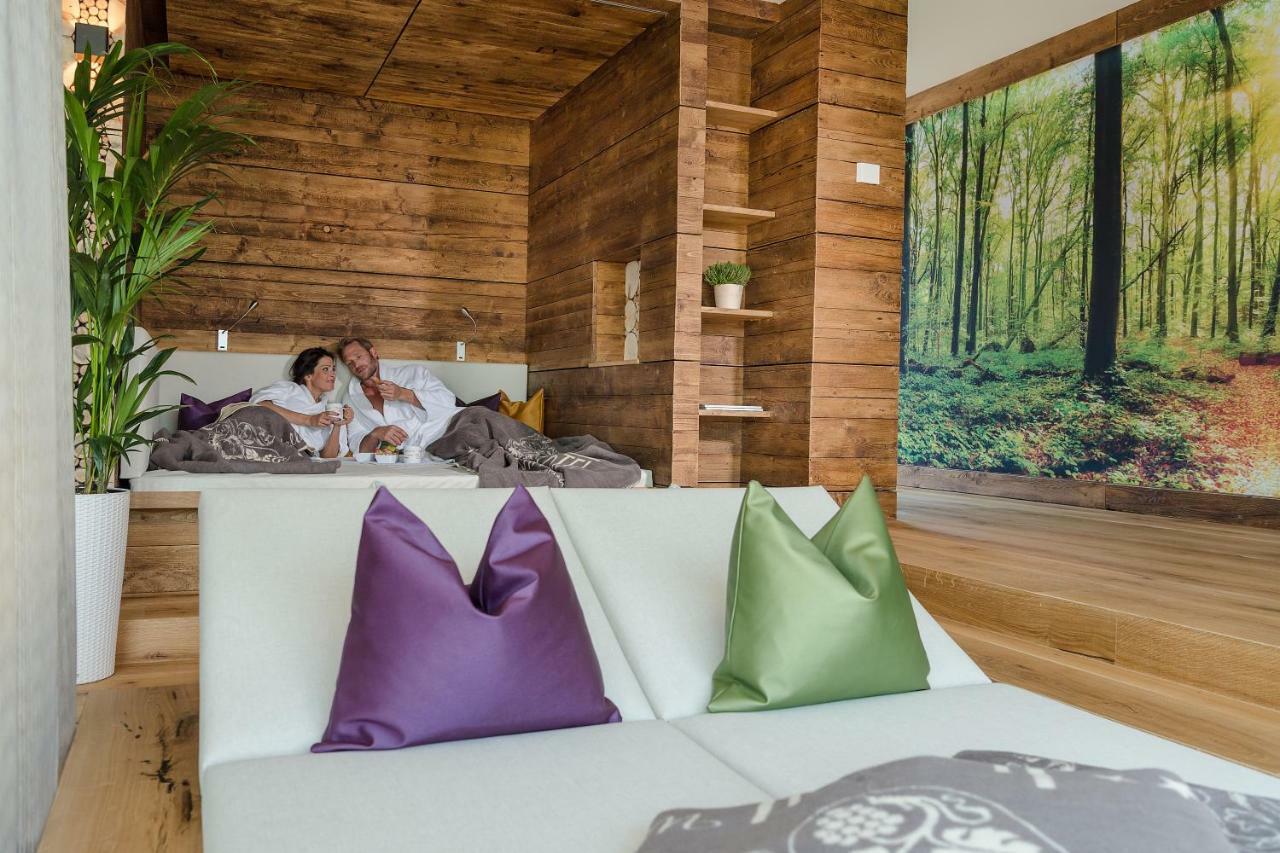 Hotel Winzer Wellness & Kuscheln ザンクト・ゲオルゲン・イム・アッターガウ エクステリア 写真